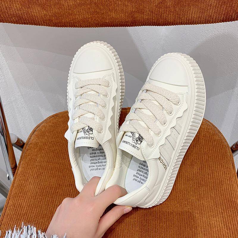 Sportschuhe Damen Frühling und Herbst Neue Allgleiches Leder Casual Keks Unten Weiße Schuhe Koreanische Mode 40 weiß von Joom DACH