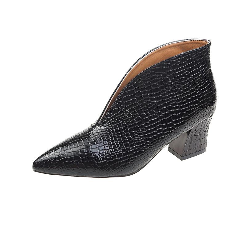 Stiefeletten aus Lackleder mit spitzer Spitze und V-Ausschnitt, Stiletto-Absatz für Damen, neue Martin-Stiefel aus Schlangenleder für Herbst und Winter, dünne Lederstiefel 40 von Joom DACH