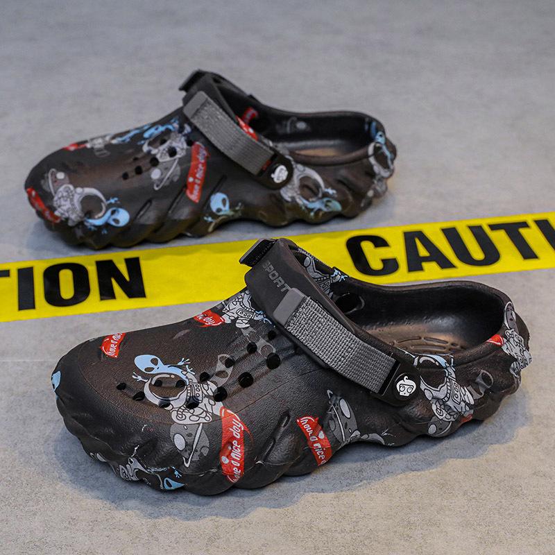 Stilvolle Clog-Sandalen für Herren mit Buchstaben-Print zum Hineinschlüpfen in verschiedenen Farben, lässige Wanderschuhe für draußen 44 schwarz von Joom DACH