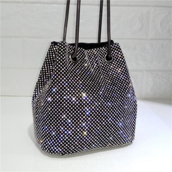 Strass Eimer Tasche Frauen Metall Abend Damen Clutch Taschen Mode Weibliche Mädchen Diamant 15*11*16cm schwarz Strass Eimer Tasche Frauen Metall Abend Damen Clutch Taschen Mode Weibliche Mädchen Diamant 15*11*16cm schwarz von Joom DACH