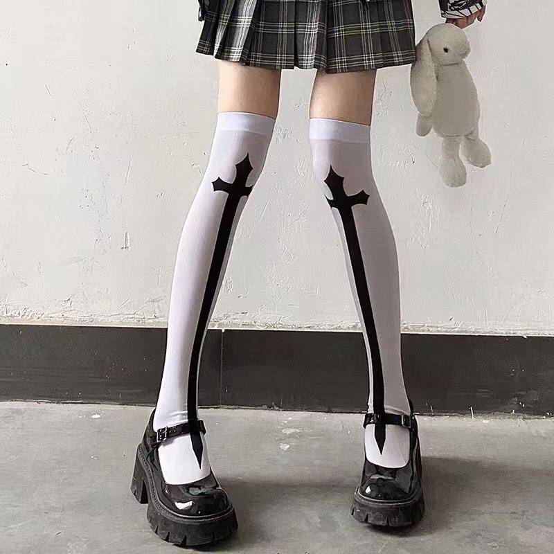 Subkultur Klassische Lolita Schwarze Gothic-Strümpfe Süße Strümpfe Oberschenkelhohe Japanische Mädchen Gothic Punk Retro Spinnennetz Totenkopf Fledermaus Lange Socken One Size von Joom DACH