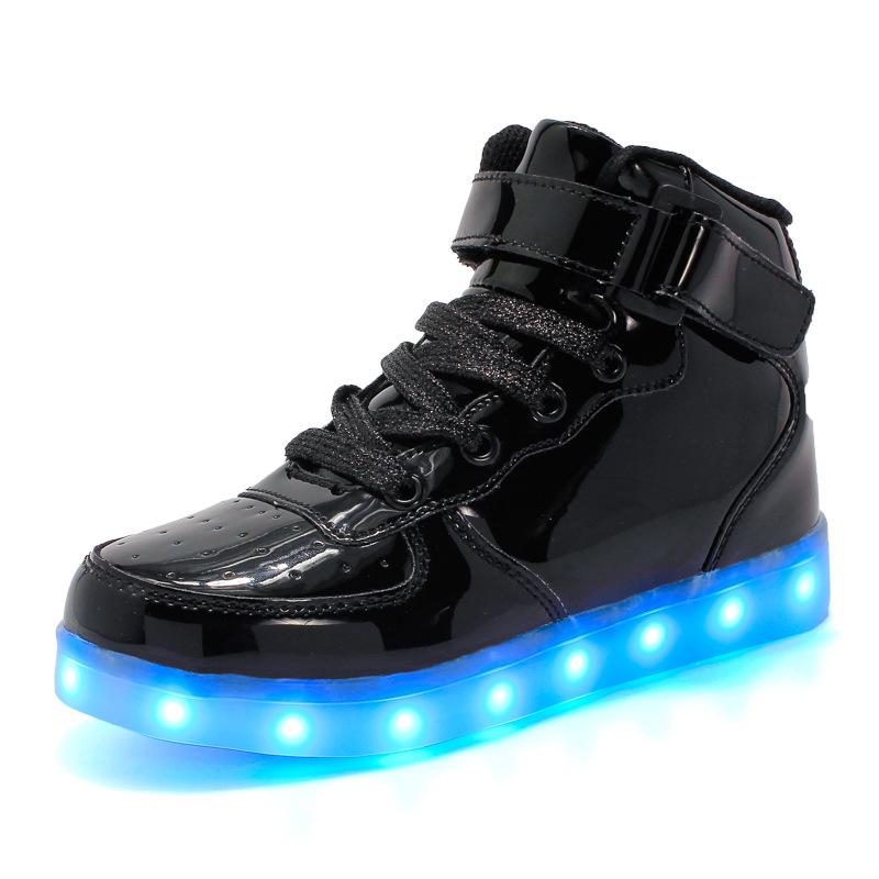 Trendige High-Top-Schuhe mit LED-Beleuchtung: Wiederaufladbare, leuchtende Sport-Sneaker für Kinder, Männer und Frauen 35 von Joom DACH