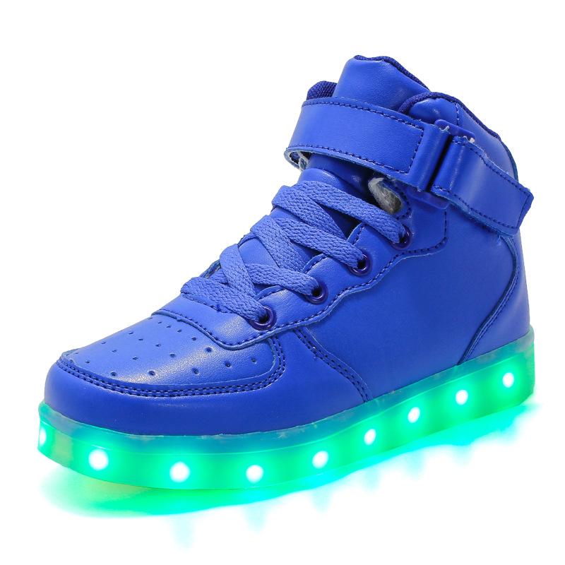Trendige High-Top-Schuhe mit LED-Beleuchtung: Wiederaufladbare, leuchtende Sport-Sneaker für Kinder, Männer und Frauen 36 von Joom DACH