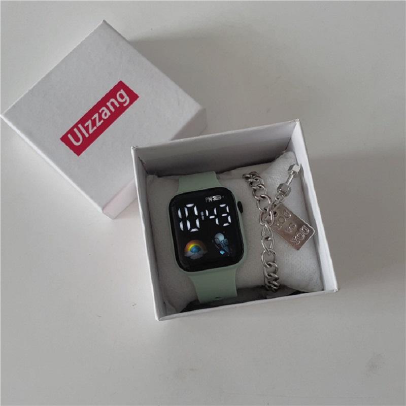 Trendy Unisex Elektronische Armbanduhr für Kinder Jungen Mädchen Frauen Uhr Spaceman Sport LED Digital Uhren Wasserdichtes Silikonarmband von Joom DACH