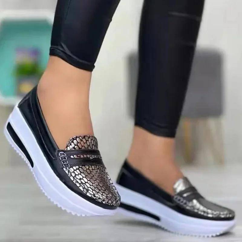 Übergröße 43 Lässige flache Schuhe Damenmode Runde Zehenpartie Low Top Keilabsatz Plateau Sneakers Bequeme Rutschfeste Damen-Loafer 40 von Joom DACH