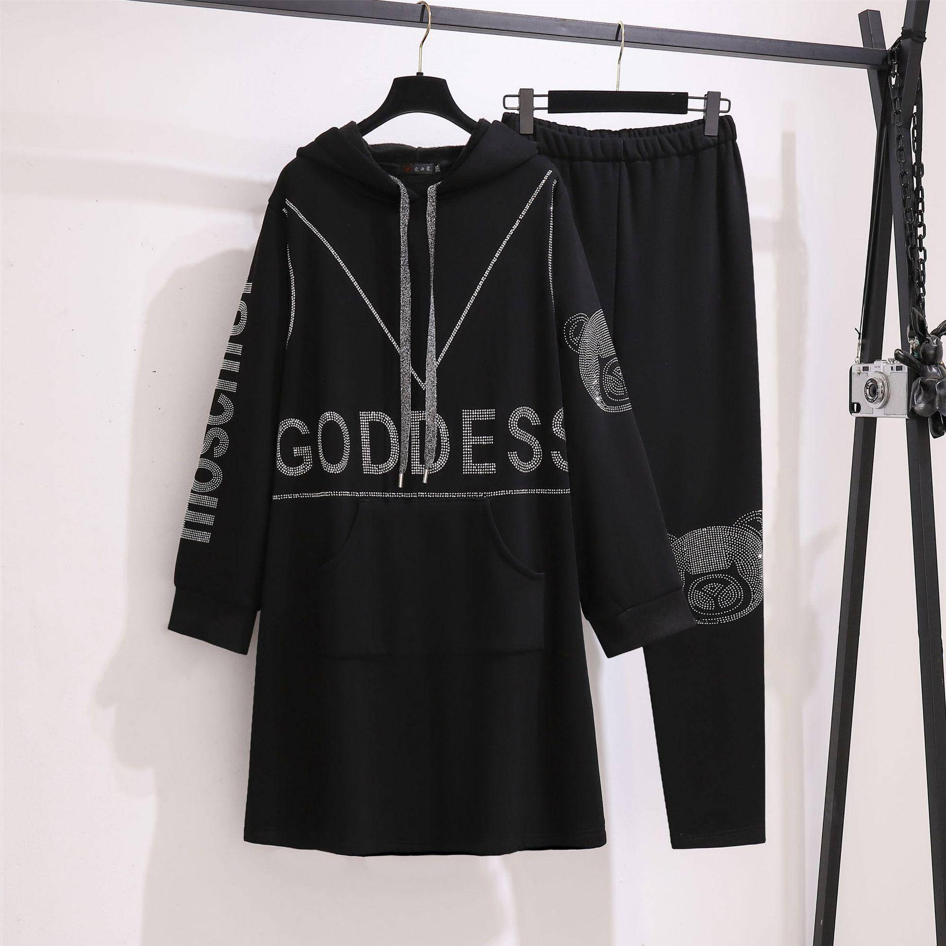 Übergröße Damen Neues, mit Diamanten besetztes, mittellanges Sweatkleid mit Jogginghose aus Samt, zweiteiliger Anzug 5XL schwarz von Joom DACH