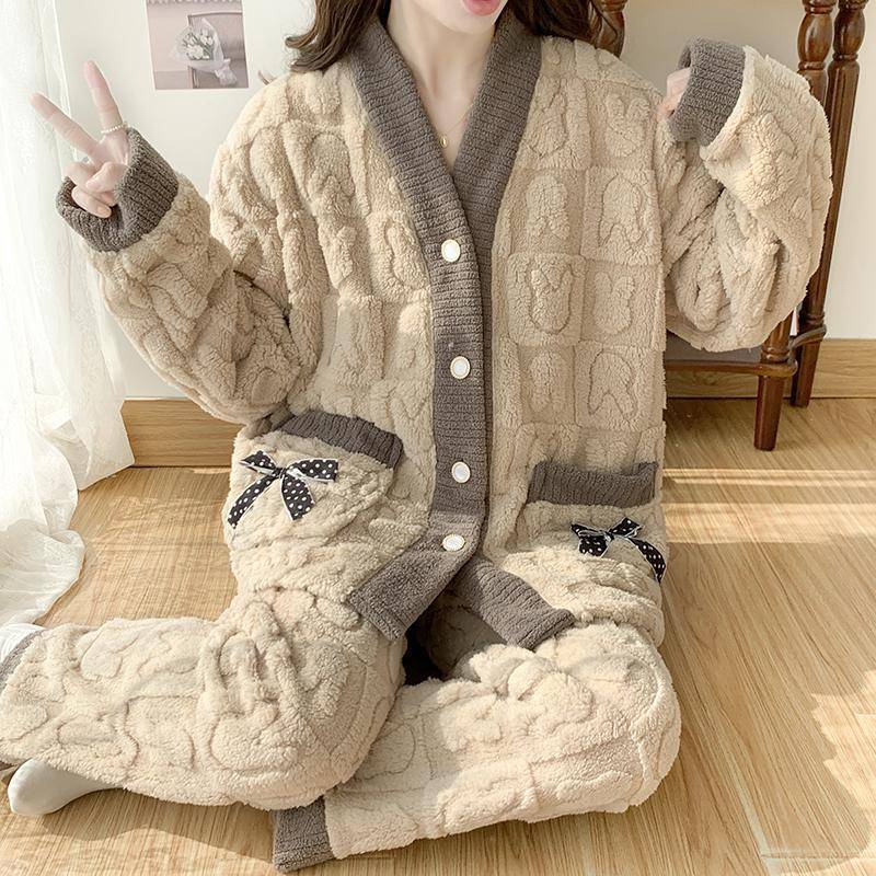 Übergröße Winter Damen Warme Heimkleidung Nachtwäsche Damen Flanell Dickes Korallenfleec Übergroßer Wollpijama Plüsch Korallensamt XXL von Joom DACH