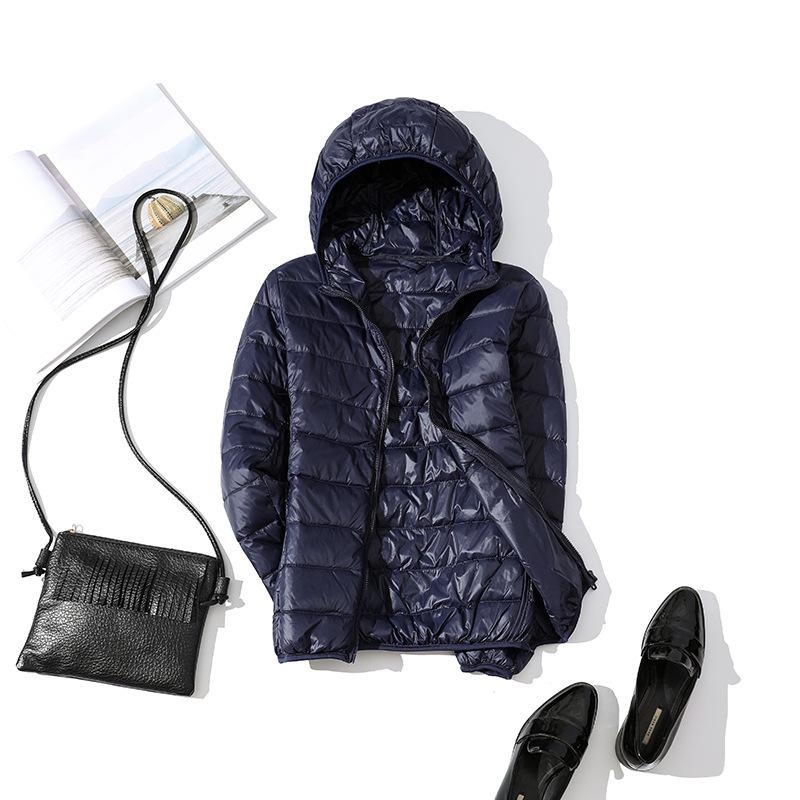 Ultra-leichte Plus Größe Dünne Unten Jacke Frauen Herbst Winter Dünne Kurze Mit Kapuze Warme Weiße Ente Unten Mantel Frauen oberbekleidung XXXL navy blau von Joom DACH