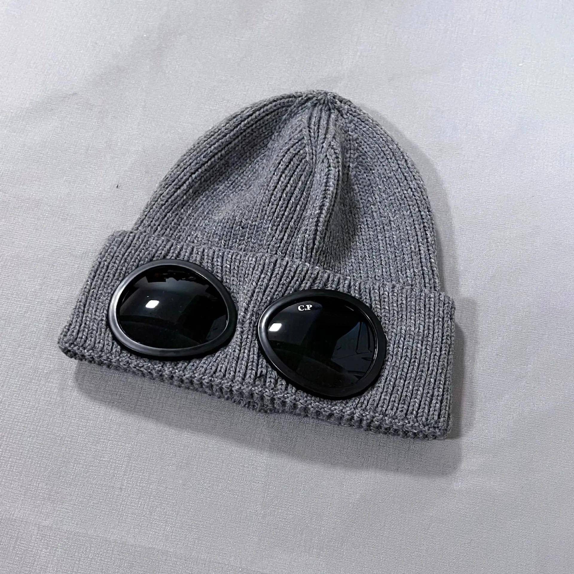 Unisex-Skimütze mit Schutzbrillengläsern, gestrickt, für den Winter, mit integrierter Schutzbrille, einfarbiges Rippbündchen für Männer und Frauen graue von Joom DACH