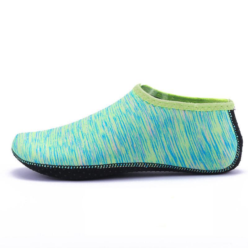 Unisex Wasserschuhe Schwimmen Tauchen Socken Sommer Aqua Strand Sandale Flachschuh Meer rutschfeste Sneaker Socken Slipper für Männer Frauen M(36-37) von Joom DACH