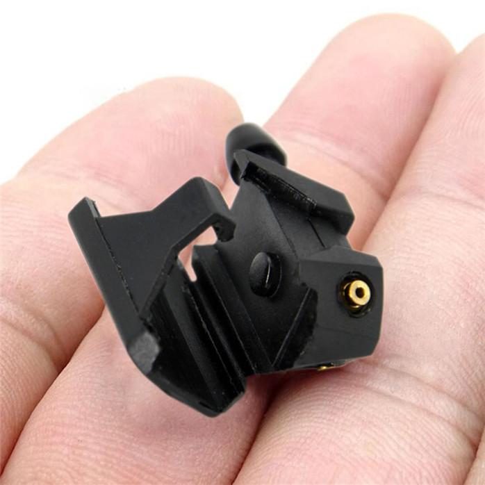 Universelle Auto-Scheibenwaschanlage, Wischerblatt, Wassersprühstrahldüsen, montiert auf dem eingestellten Arm 4 directions schwarz von Joom DACH