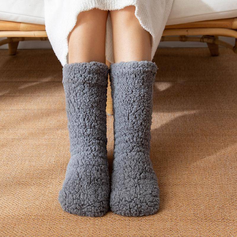Verdickte Thermosocken Damen Winter Warm Zuhause Weich Verdickt Plus Samt Schlaf Anti-Rutsch Boden Hausschuh Socke Halloween Geschenk grau von Joom DACH