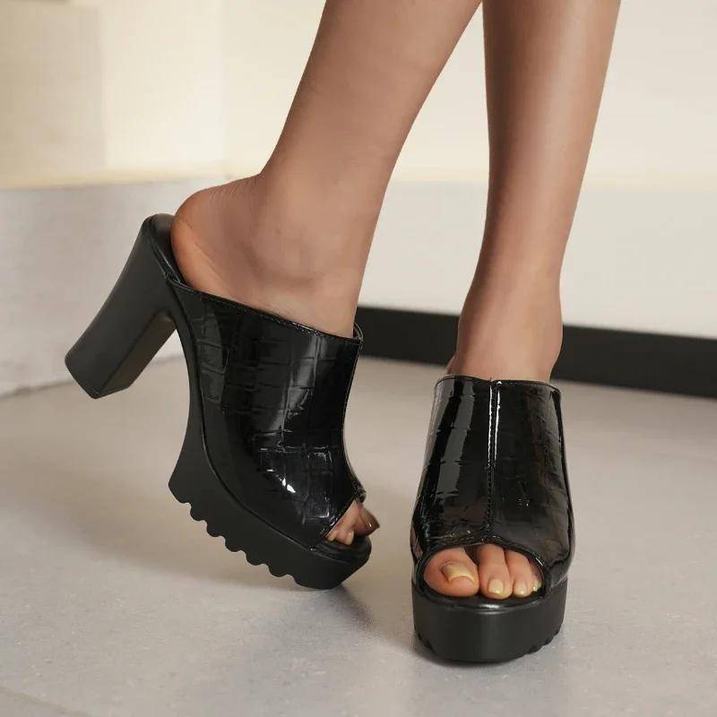 Verkaufen Sie neue Damen Hausschuhe modische dicke Sohle Gladiator Party Schuhe Damen High Heel Sandalen High Heel Fischmaul Schuhe 36 rot von Joom DACH