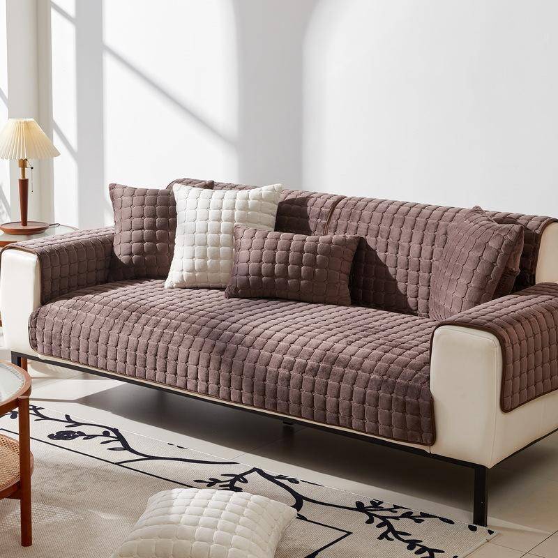 Vier Jahreszeiten Universal Plüsch Sofakissen Plüschleder Rutschfest Verdicktes Kissen Schlicht Modern All-Inclusive Sofa Handtuch Überwurf 70*150cm von Joom DACH