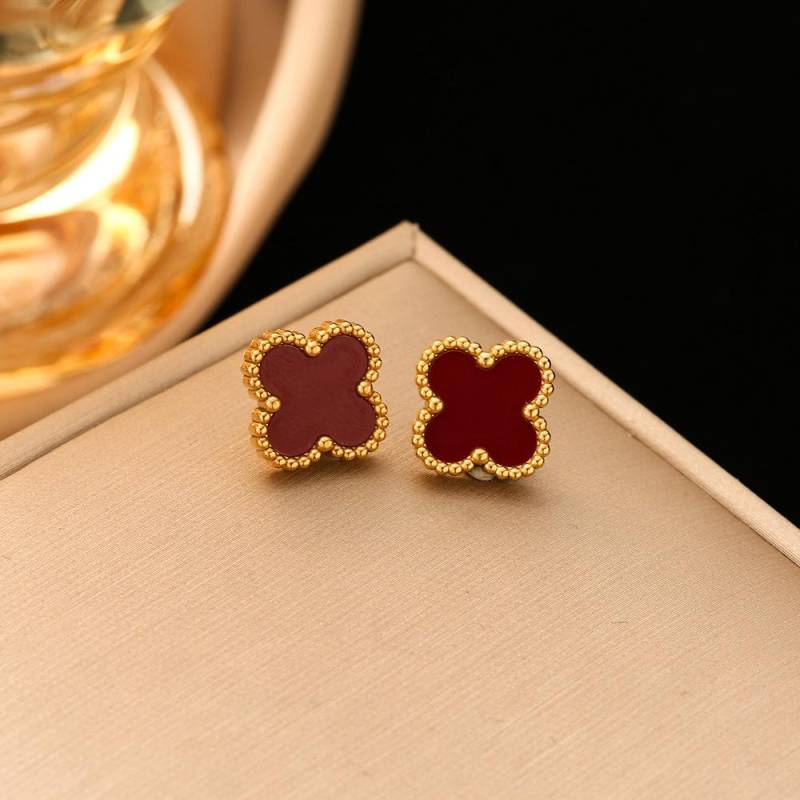 Vierblättriges Kleeblatt Titan Stahl Ohrringe Sommer Nischen Design Hochwertiges Gefühl Von Ohrringen Temperament Damen Ohrringe rot von Joom DACH