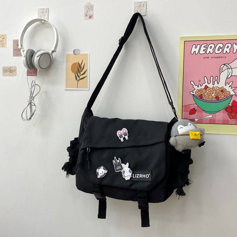 Vintage Koreanisch-Japanische Retro-Umhängetasche für Männer und Frauen Badge + Fat Penguin schwarz von Joom DACH