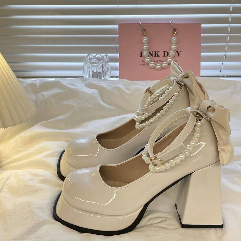 WD Damen Mary Jane Schuhe in Übergröße - Frühling 2024, Weiße Hochzeit, Französische wasserdichte Plateau-Sohle, Dicker Absatz, Kleines Leder 41 von Joom DACH