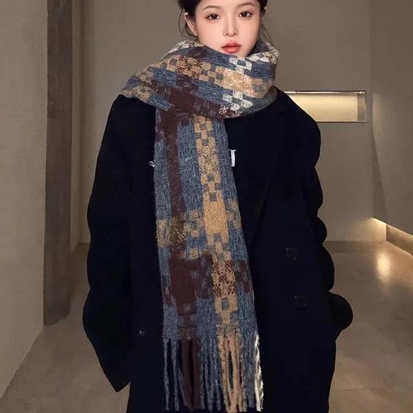 WTEMPO Damen Herbst Winter Süße Kältefeste Schals Retro Elegant Kariert Kleines Liebesmuster Bedruckt Weihnachten Neujahr Warme Warme Quastenschals Geschenke 65*190cm braun von Joom DACH