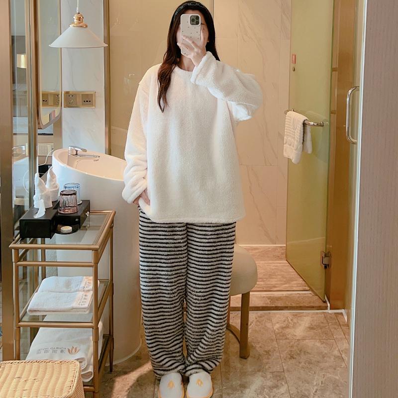 Warmes Winter-Pyjama-Set für Damen, Korallensamt-Pyjama, Flanell-verdickter Cartoon-Pyjama, Übergroße Hauskleidung, Übergroßer Pyjama 6XL von Joom DACH