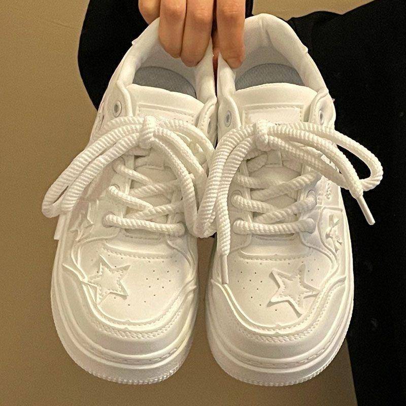 Weiße Brettschuhe für Damen, modische Star-Casual-Sneaker, rutschfeste Turnschuhe, dicke Sohle, bequeme flache Schuhe 39 weiß von Joom DACH