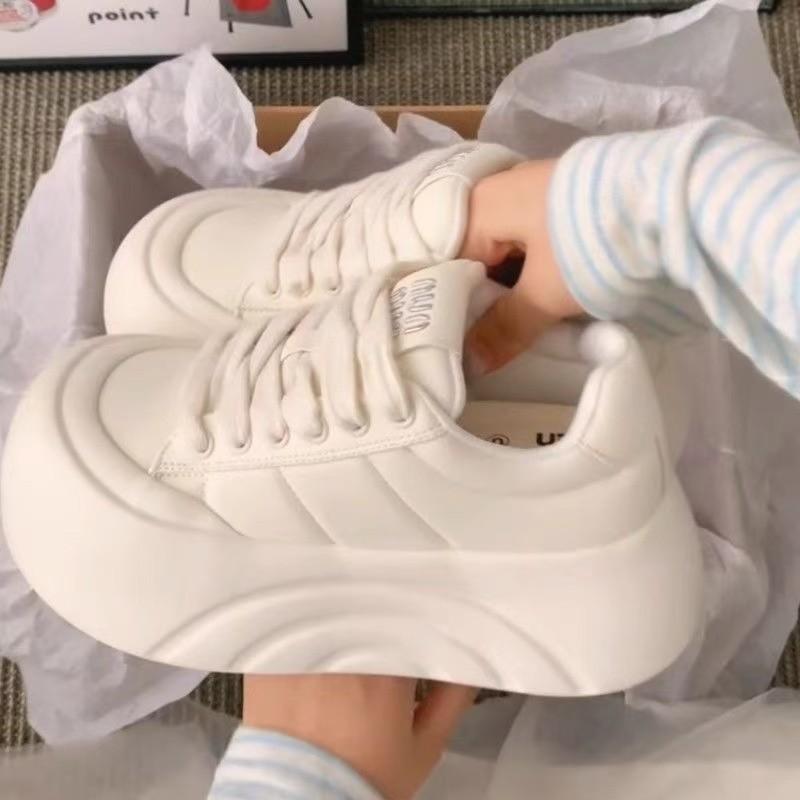 Weiße Klobige Sneaker Damen Frühling Herbst Dicke Sohle Dad Shoes Frau Mode PU Leder Plateau-Sneaker 39 weiß von Joom DACH