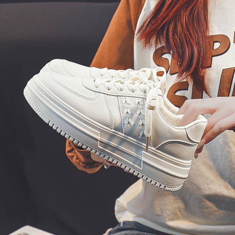 Weiße Schuhe für Damen Neu Frühling Kleiner Look Großes Mädchen Studentenschuhe Ins Trendige Alles-Passende Dicksohlige Freizeitsneaker 40 beige von Joom DACH