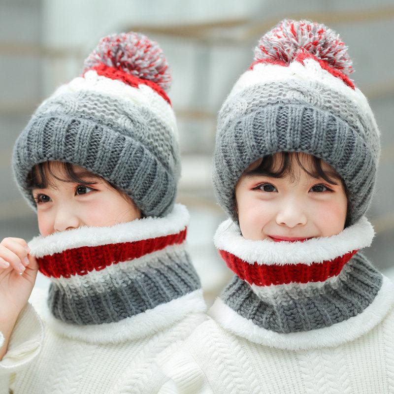 Winter Baby Kinder Niedlich Gestrickte Plüsch Schal Mütze Zweiteilige Doppel Fleece Wärme Jungen Mädchen Weiche Outdoor Winddichte Mütze Kindermütze 5-12 years old von Joom DACH