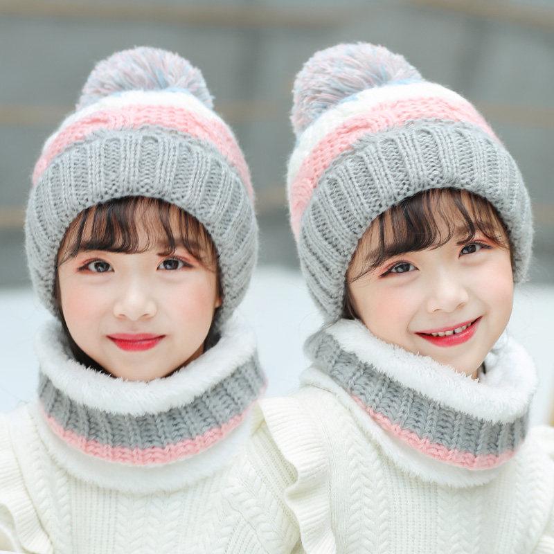 Winter Baby Kinder Niedlich Gestrickte Plüsch Schal Mütze Zweiteilige Doppel Fleece Wärme Jungen Mädchen Weiche Outdoor Winddichte Mütze Kindermütze 5-12 years old von Joom DACH