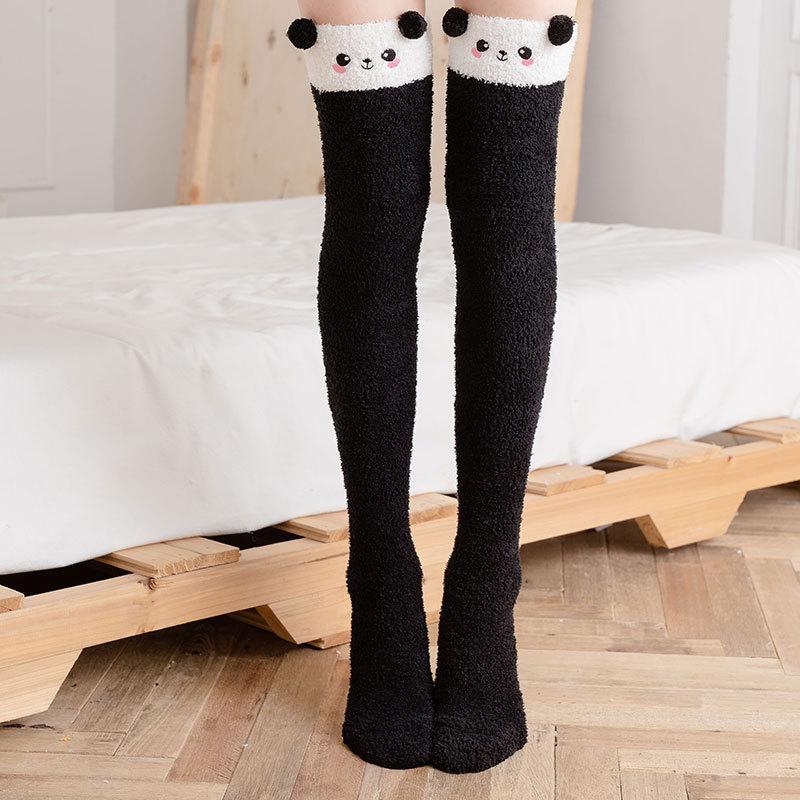 Winter Frauen Warme Strümpfe Nette Cartoon Weiche Korallen Fleece Frauen Oberschenkel Hohe Socken One size von Joom DACH