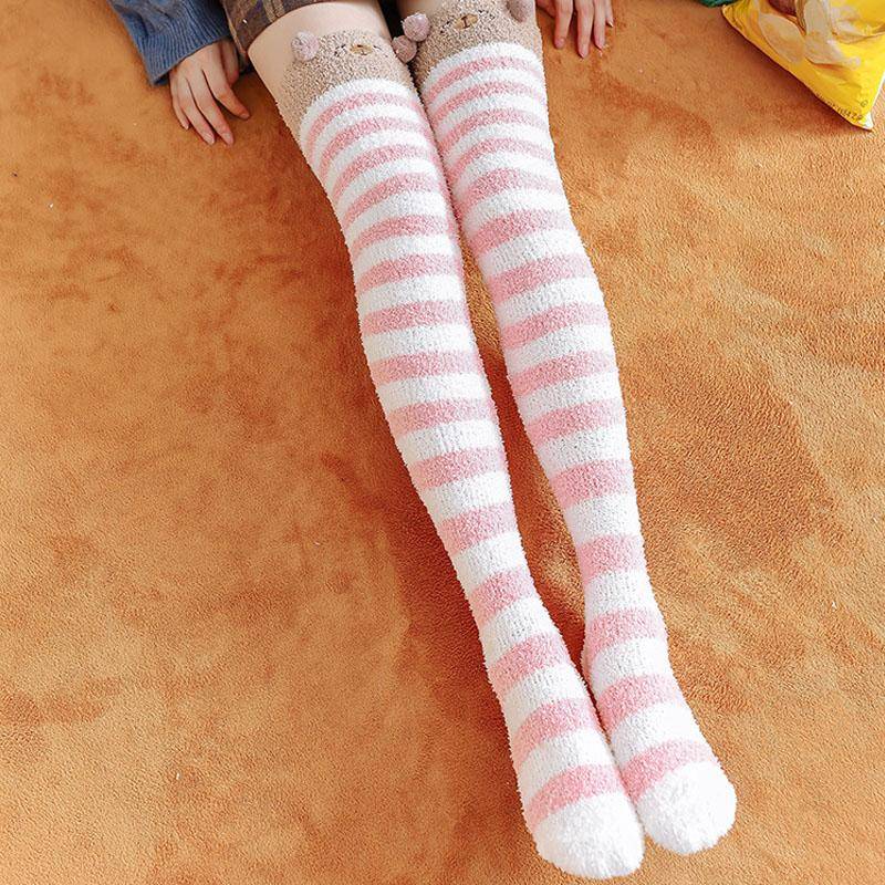 Winter Frauen Warme Strümpfe Nette Cartoon Weiche Korallen Fleece Frauen Oberschenkel Hohe Socken One size von Joom DACH