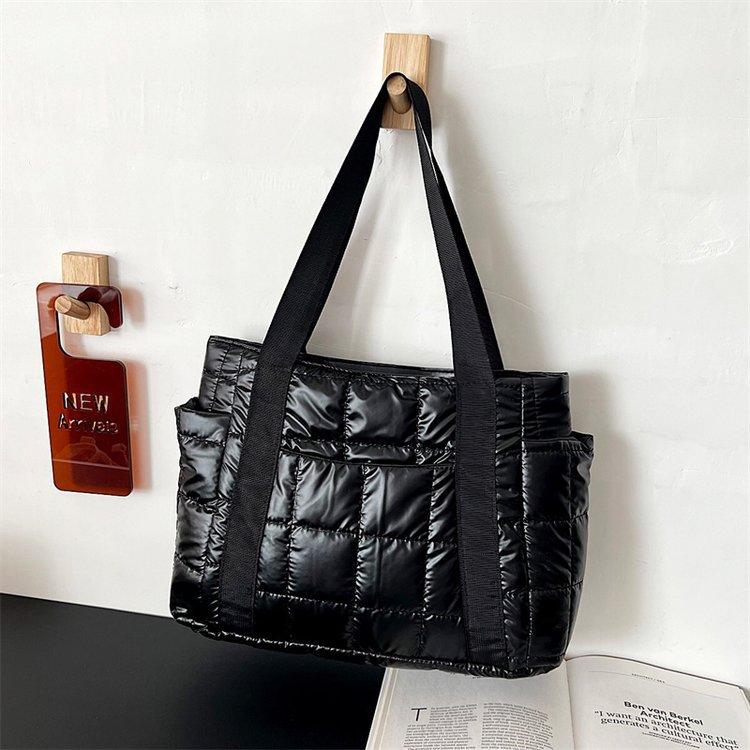 Winter Große Kapazität Damen Handtaschen Vento Marea Space Gepolstert Damen Schultertaschen Schwarz Designer Nylon Baumwolle Warm Tote Uni schwarz von Joom DACH