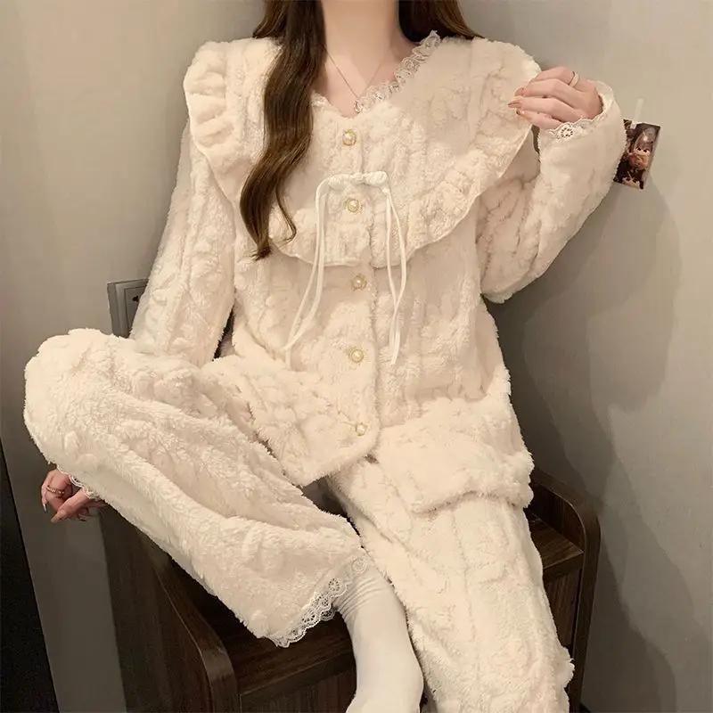 Winter-Pyjama-Set mit langen Ärmeln, verdickter warmer Flanell-Pyjama für Frauen im koreanischen Stil, süßer Spitzen-Pyjama aus Korallensamt, Schlafanzug, Heimkleidung M beige von Joom DACH