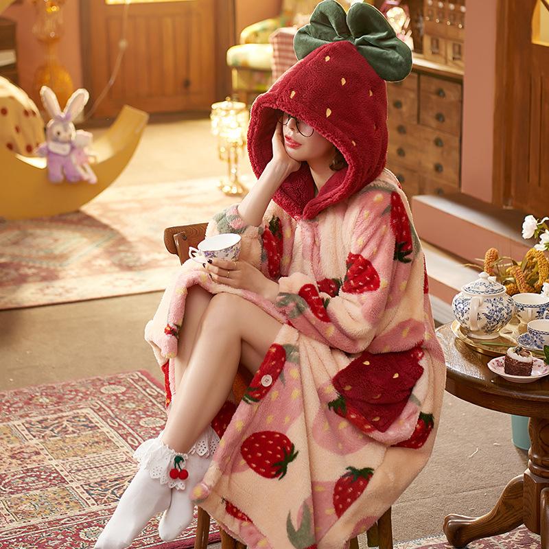 Winter-Pyjama für Damen, Erdbeer-Cartoon, lange Robe mit Kapuze, Jacke, süße Homewear, Nachtwäsche, Kawaii, Flanell, warm, bequem, Bademantel S Winter-Pyjama für Damen, Erdbeer-Cartoon, lange Robe mit Kapuze, Jacke, süße Homewear, Nachtwäsche, Kawaii, Flanell, warm, bequem, Bademantel S von Joom DACH