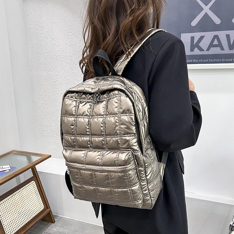 Winter Ultra Light Space Down Damen Rucksack gesteppt kariert weibliche Schulrucksäcke Taschen für Frauen Teenager Mädchen 27cm x10cm x 38cm silber Winter Ultra Light Space Down Damen Rucksack gesteppt kariert weibliche Schulrucksäcke Taschen für Frauen Teenager Mädchen 27cm x10cm x 38cm silber von Joom DACH