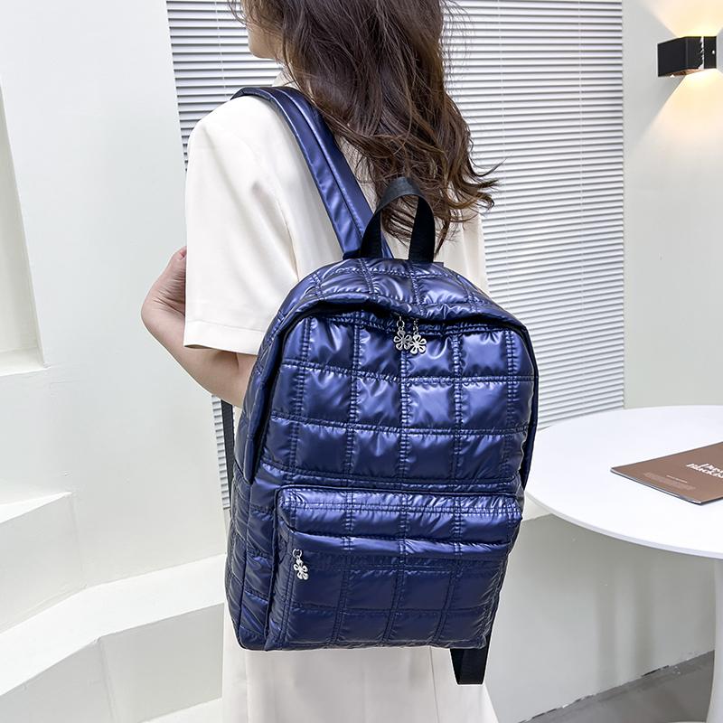 Winter Ultra Light Space Down Damen Rucksack gesteppt kariert weibliche Schulrucksäcke Taschen für Frauen Teenager Mädchen 27cm x10cm x 38cm blau Winter Ultra Light Space Down Damen Rucksack gesteppt kariert weibliche Schulrucksäcke Taschen für Frauen Teenager Mädchen 27cm x10cm x 38cm blau von Joom DACH