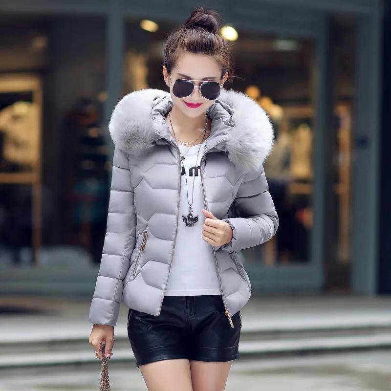 Winter und Herbst Winter Short Style Damen tragen Parkas Outwear Damen Mäntel Künstlicher Waschbärpelzkragen Winterjacke XXL von Joom DACH