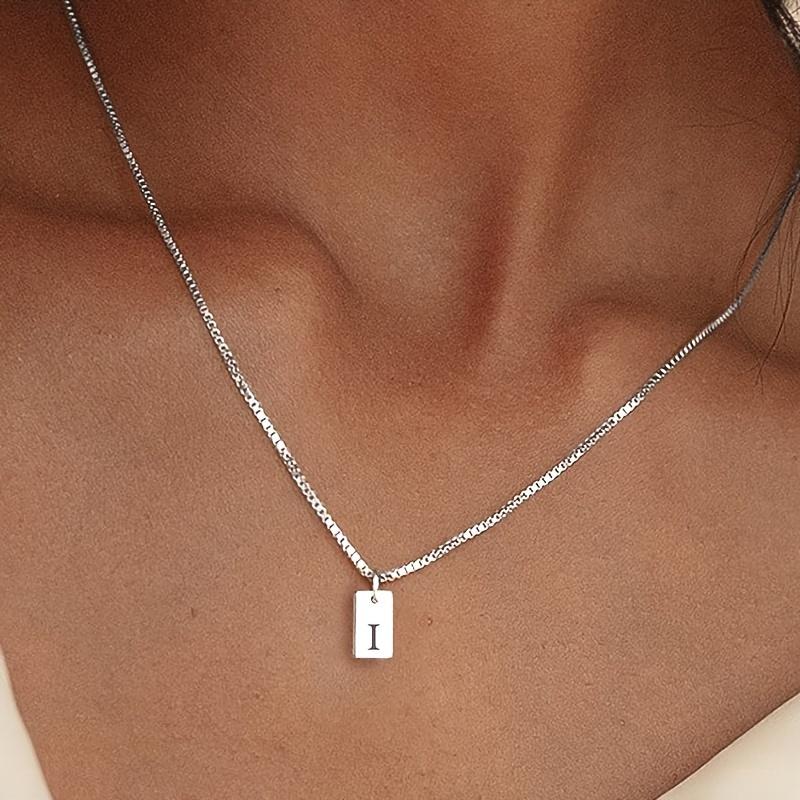Winzige quadratische AZ-Alphabet-Anhänger-Halskette für Frauen, Schlüsselbeinkette, Edelstahl, Anfangsbuchstaben-Halskette, Kragenschmuck I silber von Joom DACH