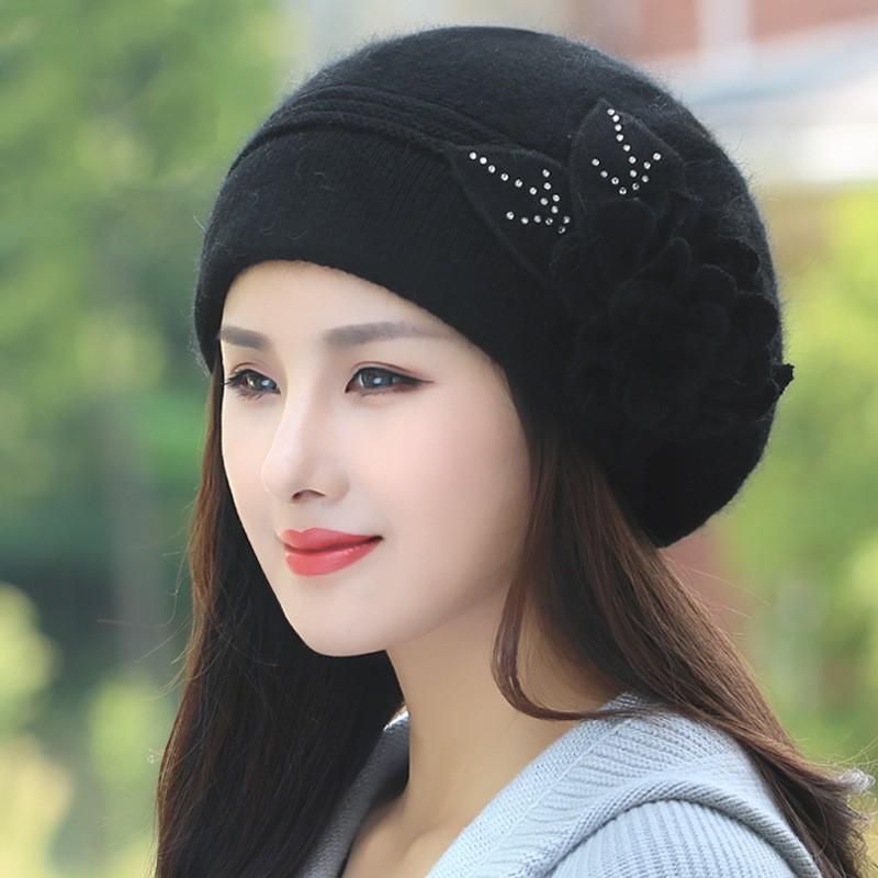 Damen Herbst- und Winter Verdickte Gepolsterte Gestrickte Warme Mütze Elegant und Bequem Ohrenschutz Baskenmütze schwarz von Joom DACH