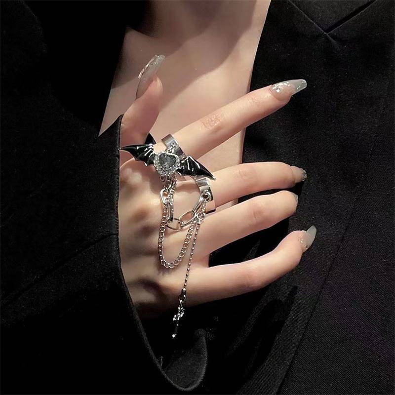 Y2K Gothic Edgy & Niedlich Dämonenflügel Kreuz Verstellbarer Ring Damen Accessoires Y2K Gothic Edgy & Niedlich Dämonenflügel Kreuz Verstellbarer Ring Damen Accessoires von Joom DACH
