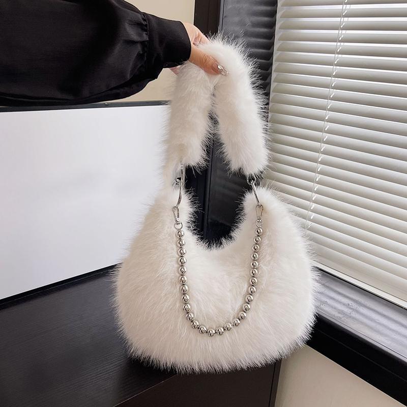 Yogodlns Bonbonfarbene Fellige Knödel Schultertasche Nischendesign Perlenkette Achsel-Umhängetasche Trendige Y2K Mini Handtasche für Damen 33x8x22cm weiß von Joom DACH