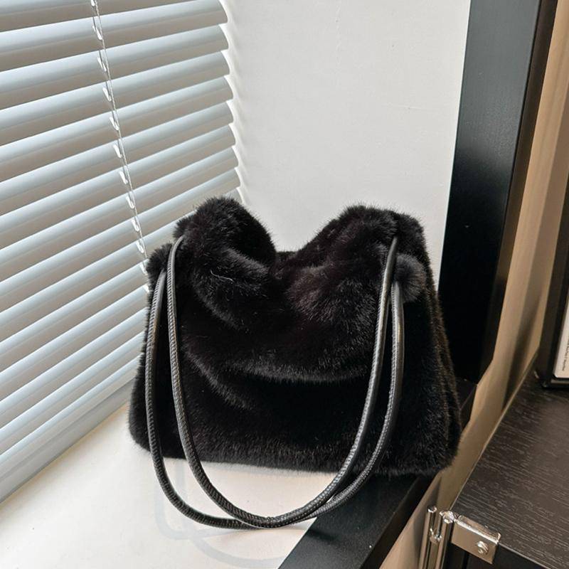 Yogodlns Damen Flauschige Umhängetasche Top-Griff Tasche Neue Mode Weibliche Herbst Winter Handtasche Weicher Plüsch Vielseitige Einkaufstasche 25x15x21cm schwarz Yogodlns Damen Flauschige Umhängetasche Top-Griff Tasche Neue Mode Weibliche Herbst Winter Handtasche Weicher Plüsch Vielseitige Einkaufstasche 25x15x21cm schwarz von Joom DACH