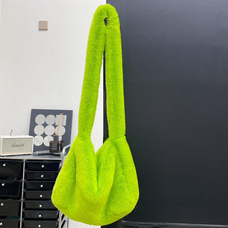 Yogodlns Kunstpelz-Einkaufstasche für Damen, Winter-Plüsch-Umhängetasche, flauschige Umhängetasche, weibliche weiche, flauschige Handtaschen, Shopper-Eimer, Hobo-Tasche 38x10x29cm grün von Joom DACH