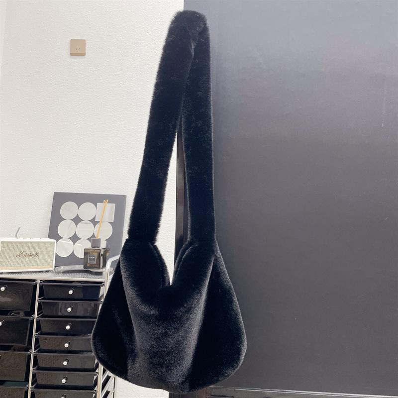 Yogodlns Kunstpelz-Einkaufstasche für Damen, Winter-Plüsch-Umhängetasche, flauschige Umhängetasche, weibliche weiche, flauschige Handtaschen, Shopper-Eimer, Hobo-Tasche 38x10x29cm schwarz von Joom DACH