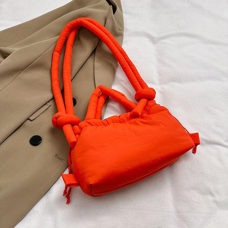 Yogodlns Mode kleine Puffer Einkaufstasche Designer gepolsterte Frauen Schultertaschen Nylon Daunen Baumwolle Umhängetasche Mini Lady Handtaschen 23x10x15cm rot von Joom DACH