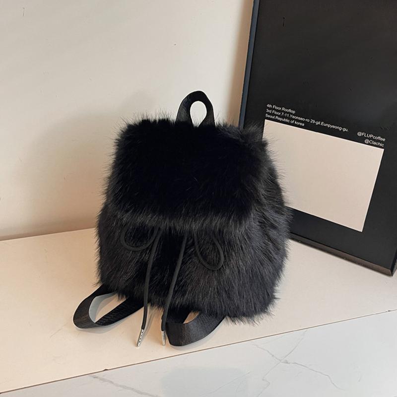 Yogodlns Plüschrucksack Damen Klein Niedlich Kordelzug Flauschige Tasche Einfarbig Weicher Rucksack Winter Warm Kunstfell Schulterrucksack 26x13x26cm schwarz von Joom DACH