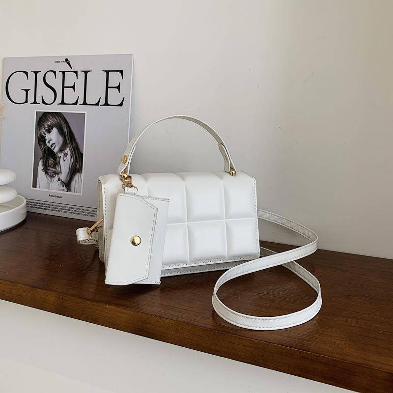 Yogodlns Spirng neue Klappe Quadratische Tasche Für Frauen PU Leder Schulter Messenger Tasche Textur Umhängetasche Einfache Einfarbige Handtasche 20*7*12cm weiß von Joom DACH