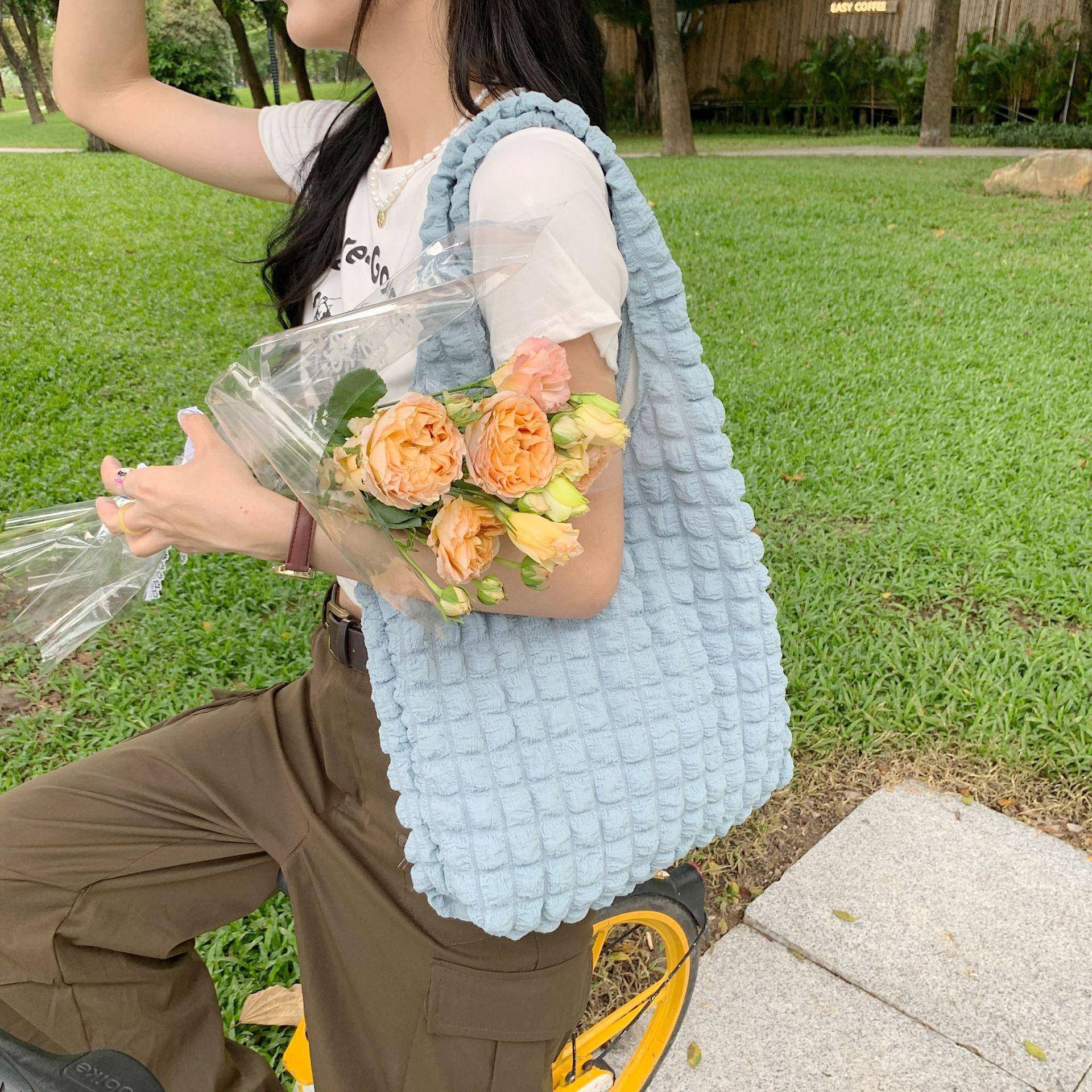 Yogodlns Summer Puff Cloud Sweet Umhängetasche, modische Mädchen-Tragetasche mit großer Kapazität 35x8x31cm blau von Joom DACH