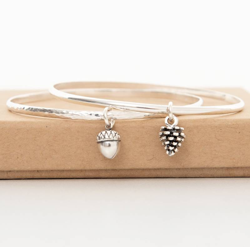 Sterling Silber Armreif Set - 2 Armreifen Stapel Zwei Herbst Schmuck Eichel Tannenzapfen von Joonthemoon1