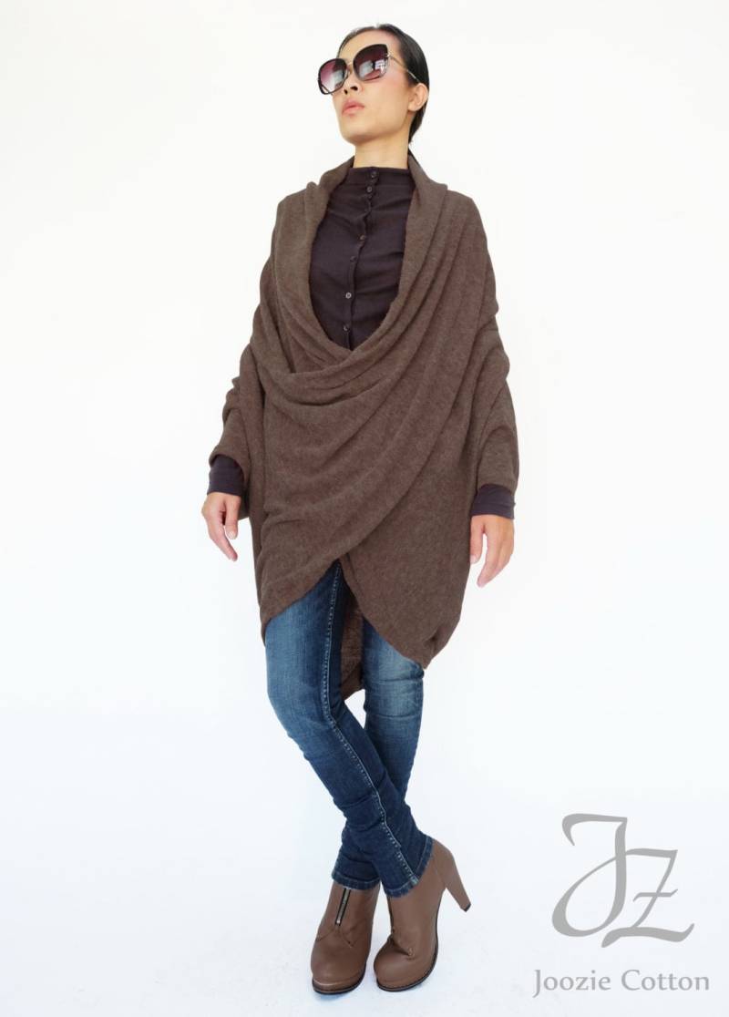 No.104 Damen Cross Front Strick Pullover, V-Ausschnitt in Braun von JoozieCotton