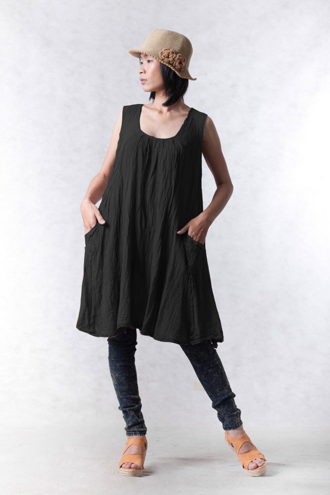 No.19 Ärmelloses Gefaltetes Front-A-Linien-Tunika-Oberteil Für Damen, Naturfaser-Flexible Baumwolle Beiläufiges Lockeres Tunika-Kleid in Schwarz von JoozieCotton